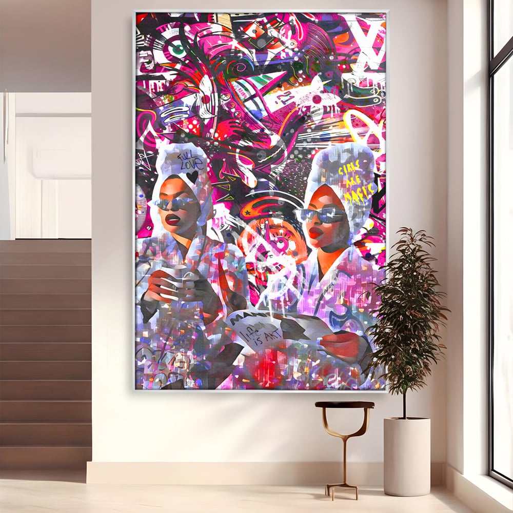 Tablou canvas cu tablou canvas cu femei si graffitti, in rama de aluminiu argintiu